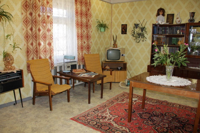 Інтер'єр вітальні радянської епохи