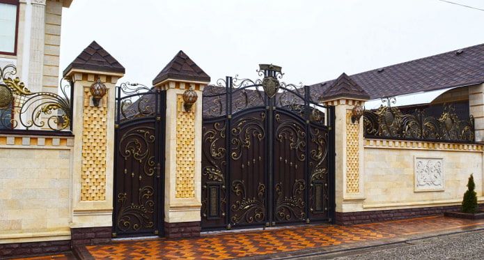 Металеві ворота